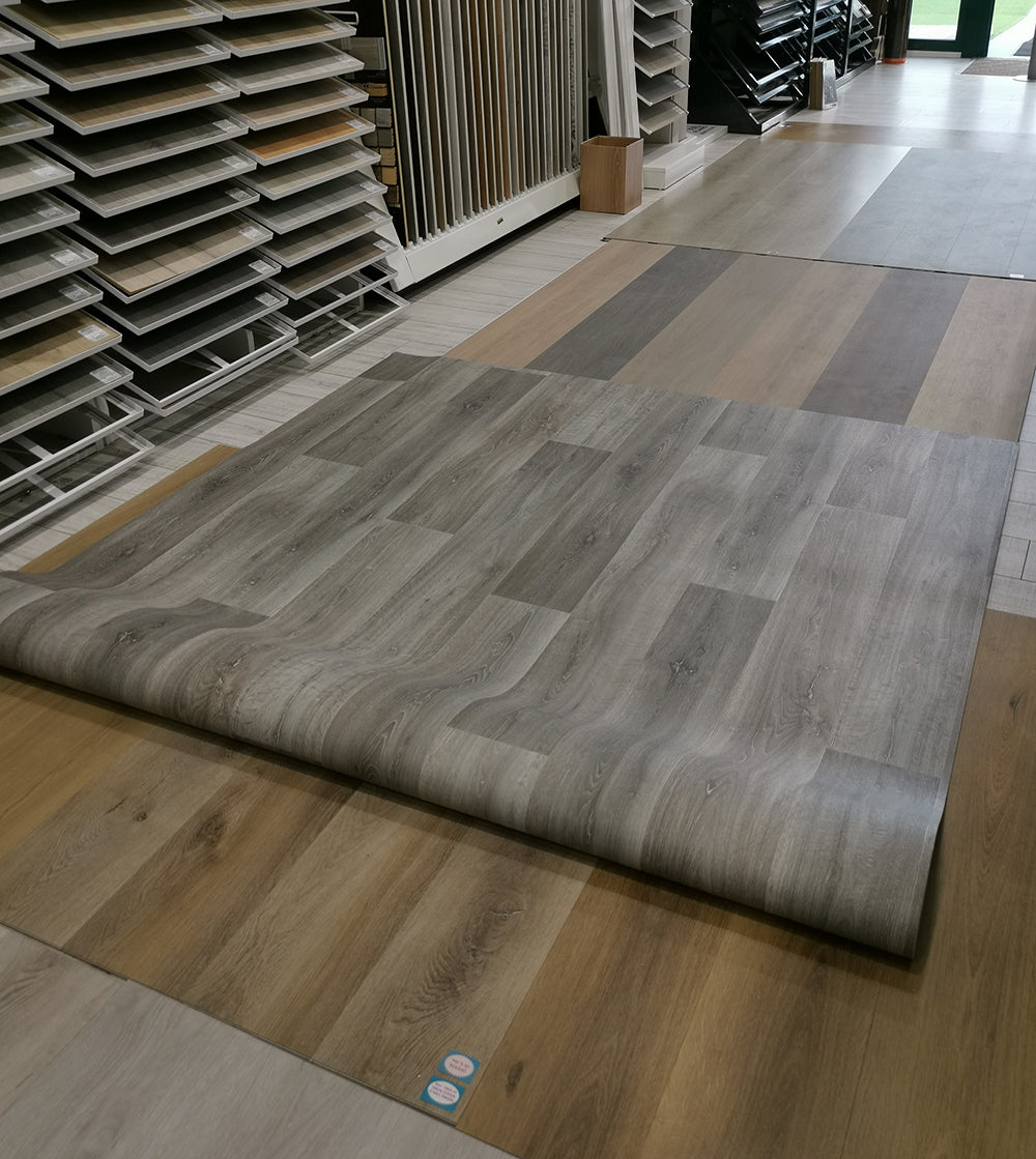 Suelo de vinilo en rollo Style 976M Madera gris – C5 Coverings